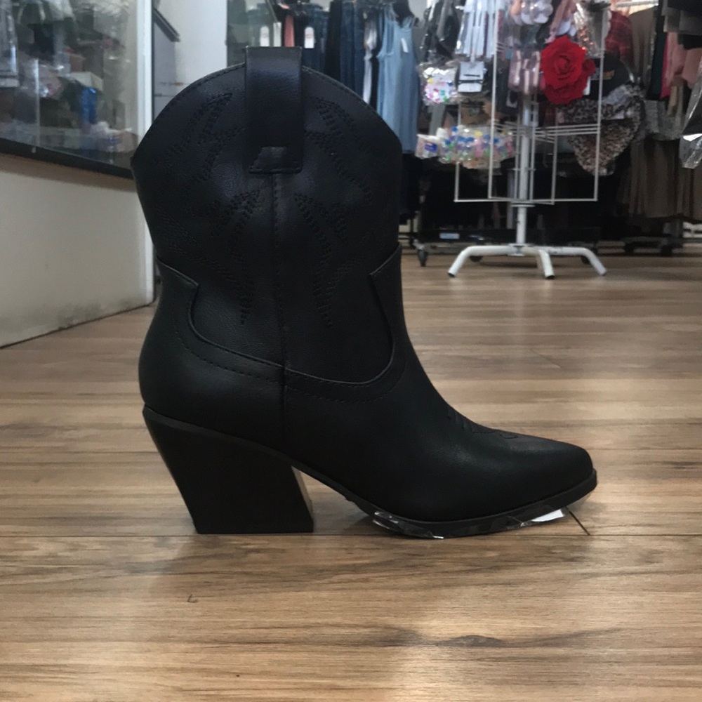 Blazing-S Black Boot